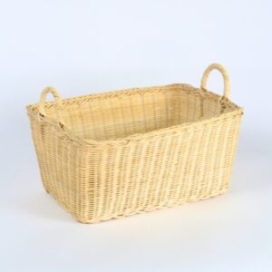 Cesto in midollino con maniglie laterali
