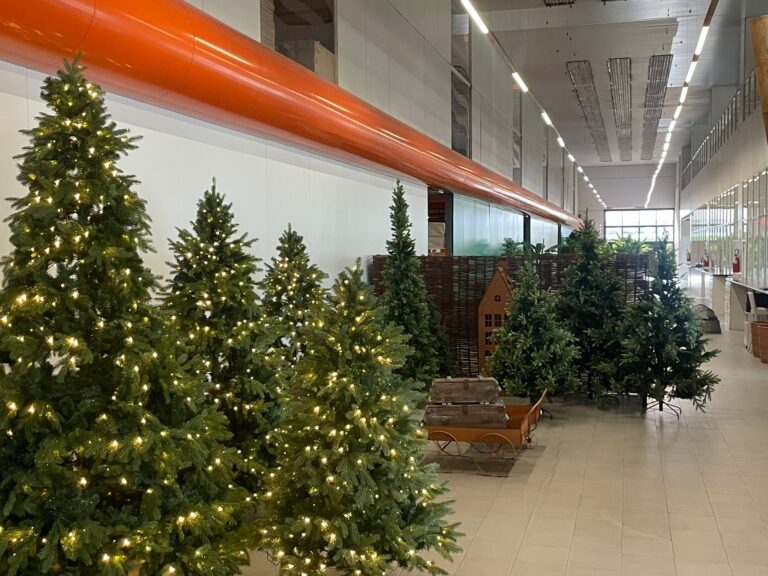 Alberi di Natale artificiali all'ingrosso da Tibiesse a Monza
